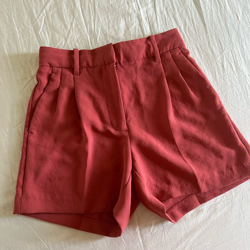 Aritzia effortless shorts | 5 inch | Rose red | size 2 | Japanese crepe